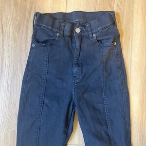 Dr. Denim Moxy Black Scarf